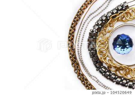 The elegant Jewelry and gems are elegantly arranged to be valuable and suitable as a heritage gift and legacy. 104520649