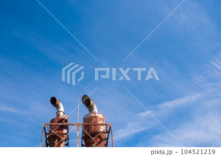 青空と錆びた煙突 青空と錆びた煙突 104521219