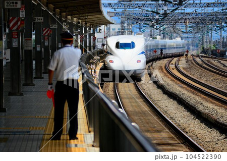 日本の大動脈を…安全ヨシ!! 東海道新幹線 N700S ~小田原駅にて 日本の大動脈を…安全ヨシ!! 東海道新幹線 N700S ~小田原駅にて 104522390