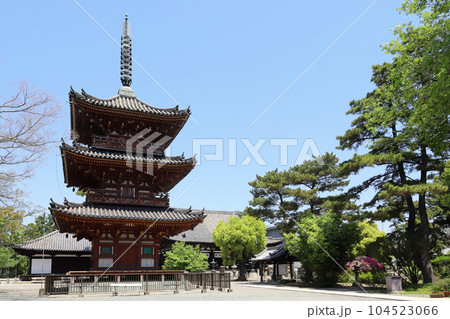 鶴林寺 三重塔(兵庫県 加古川市) 鶴林寺 三重塔(兵庫県 加古川市) 104523066