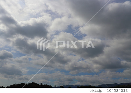 雲の多い空　層積雲 104524038