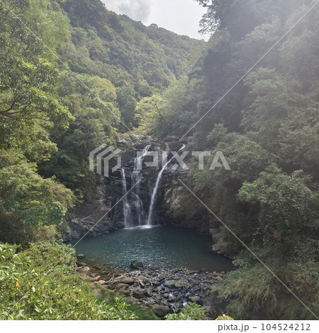 景色 風景 滝 104524212