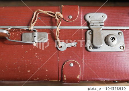 Old trunk for travels 104528910