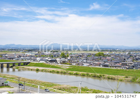 郊外の田園風景 郊外の田園風景 104531747