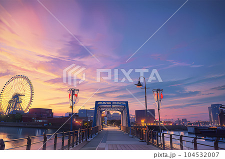 AI画像　みなとみらいの朝焼けイメージ 104532007