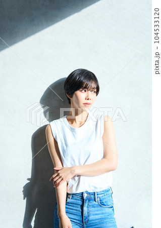 若い女性のポートレート 若い女性のポートレート 104533120