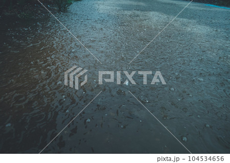 raining 104534656