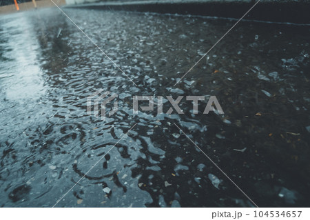 raining 104534657