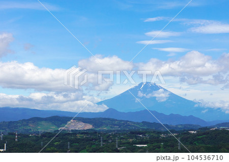 湘南平新展望台から見た富士山 104536710