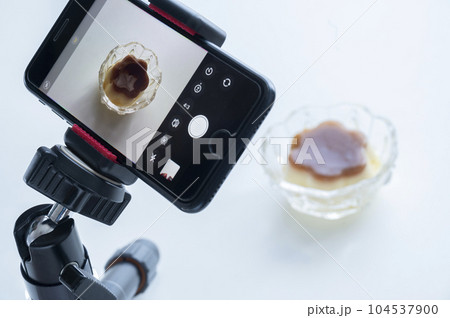 スマホで物撮りのイメージ 104537900