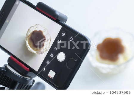 スマホで物撮りのイメージ 104537902