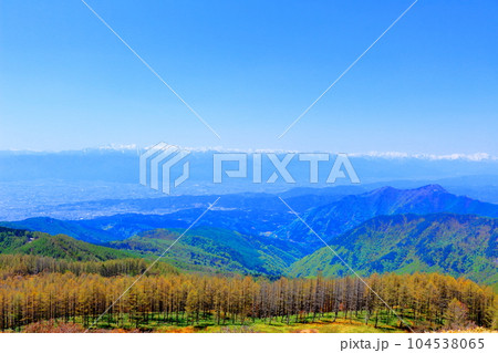 武石峰とそこからの北アルプス遠望 信州の山々 武石峰とそこからの北アルプス遠望 信州の山々 104538065