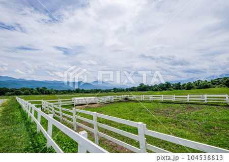 山梨県北杜市清里の牧場 山梨県北杜市清里の牧場 104538813