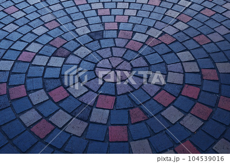 円舗装の石畳み 104539016
