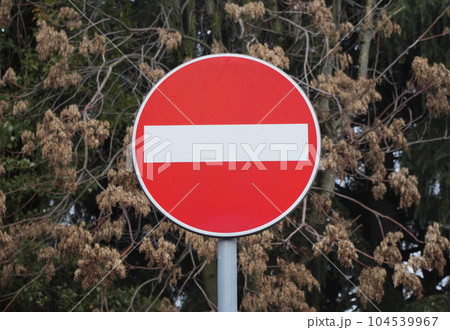イタリアの道路標識 ストップ イタリアの道路標識 ストップ 104539967