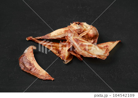 Natural dried treats for dogs 104542109