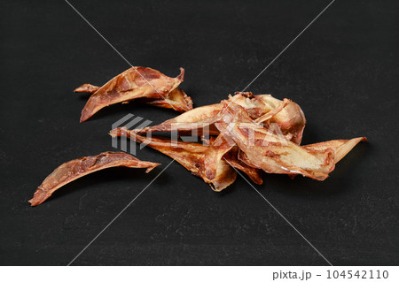 Natural dried treats for dogs 104542110