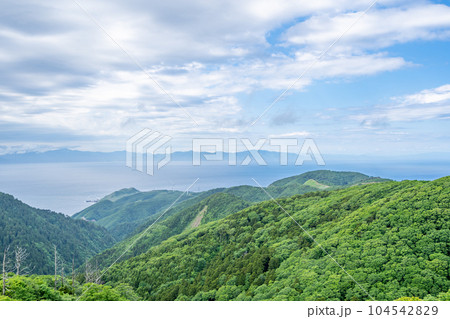 眺瞰台　竜泊ライン　最高地点　展望台　360度のパノラマ景観 104542829
