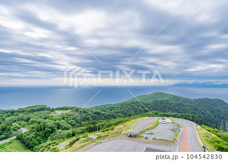 眺瞰台　竜泊ライン　最高地点　展望台　360度のパノラマ景観 104542830