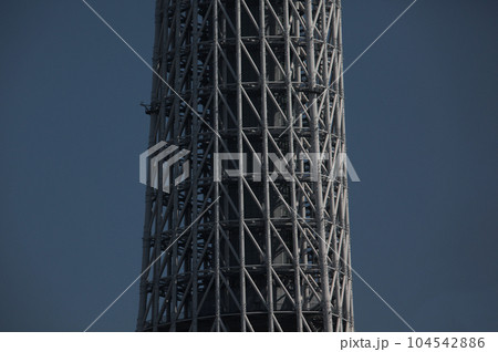 超高層タワーの複雑な制振構造の骨組み 超高層タワーの複雑な制振構造の骨組み 104542886
