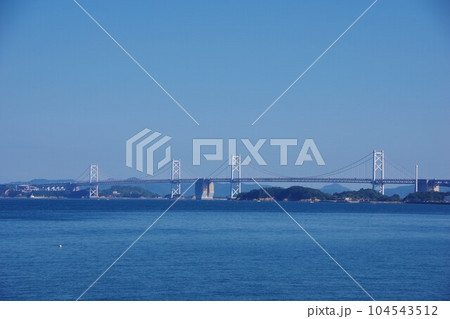 香川県 うたづ臨海公園から瀬戸大橋を望む 香川県 うたづ臨海公園から瀬戸大橋を望む 104543512