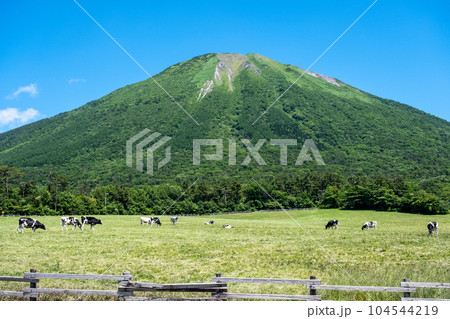 大山をサイクリングで楽しむイメージ 大山をサイクリングで楽しむイメージ 104544219