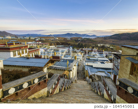 中国雲南省シャングリラ市・ソンツェリン寺 / Songzanlin Monastery, China 104545001
