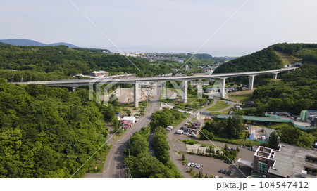 北海道横断自動車道　後志自動車道　朝里川橋 104547412