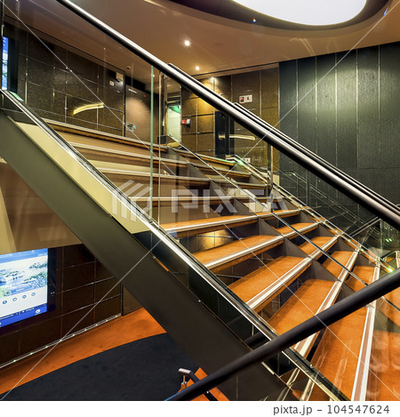 MSCメラビリア 船内階段・踊り場 / MSC Meraviglia 104547624