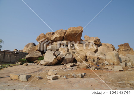 インド 世界遺産ハンピの建造物群 インド 世界遺産ハンピの建造物群 104548744