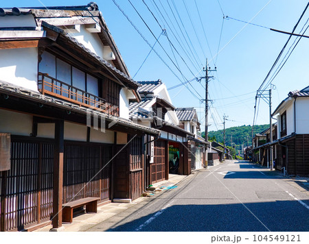重伝建に選定される美々津の伝統的な街並み（宮崎県日向市美々津町） 104549121