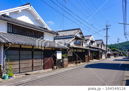 重伝建に選定される美々津の伝統的な街並み(宮崎県日向市美々津町) 重伝建に選定される美々津の伝統的な街並み(宮崎県日向市美々津町) 104549126