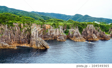 佐渡島の尖閣湾の美しい海岸 佐渡島の尖閣湾の美しい海岸 104549365