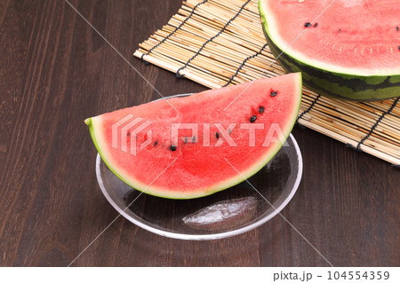 スイカ 夏イメージ 104554359