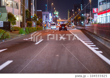 日光街道　国道　国道4号線　午後　深夜　夜　東京　速度　道路　街灯　走行中　一般道 104555925