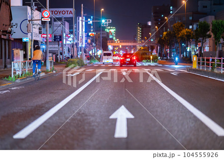 日光街道　国道　国道4号線　午後　深夜　夜　東京　速度　道路　街灯　走行中　一般道 104555926
