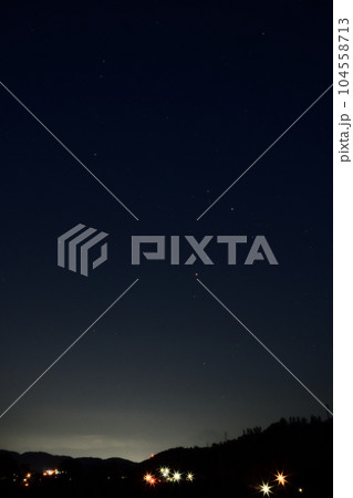 北杜市長坂町、富士山の上に昇ったアンタレス(さそり座) 北杜市長坂町、富士山の上に昇ったアンタレス(さそり座) 104558713