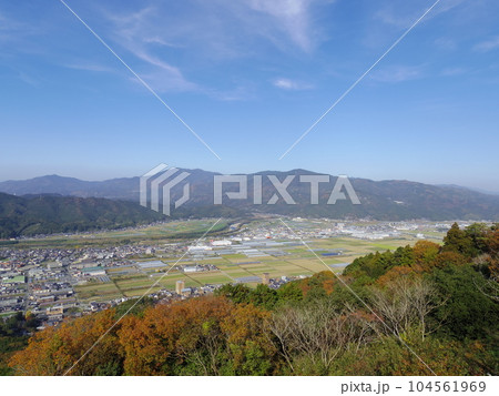 冨士山より望む大洲盆地(愛媛県大洲市) 104561969