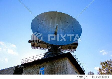 A large satellite dish antenna for meteorological research 104563864