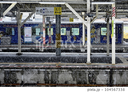 冬の米子駅 104567338
