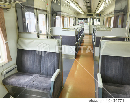 美濃太田駅に停車中のキハ75形　車内 104567714