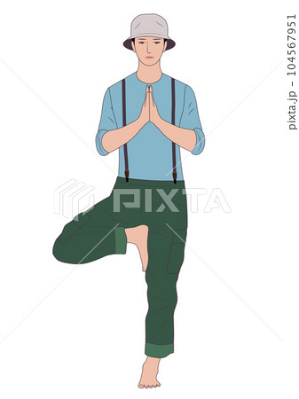 戸外でヨガの木のポーズで瞑想する男。彼は常にヨガの精神を持っています。カジュアルな服装。 戸外でヨガの木のポーズで瞑想する男。彼は常にヨガの精神を持っています。カジュアルな服装。 104567951