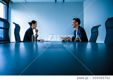 会議室でのビジネス 104568702