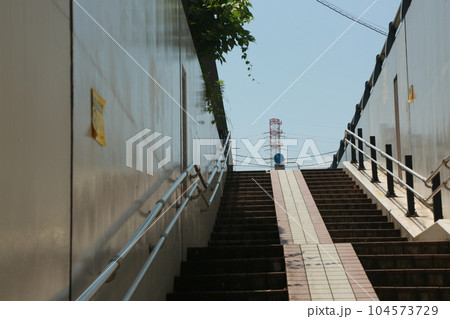 川崎駅西口の裏通りを歩いた 104573729