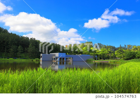夏の飯森山公園 　土門拳記念館 104574763