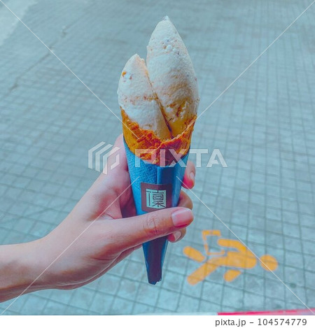 Ice cream cheeses 104574779