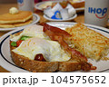 アメリカ　カリフォルニア　アイホップ 104575652