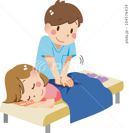 整体を受ける女性 整体を受ける女性 104576434