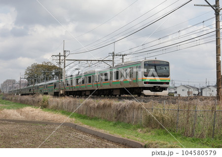 宇都宮線を走る下り上野東京ラインの電車 宇都宮線を走る下り上野東京ラインの電車 104580579