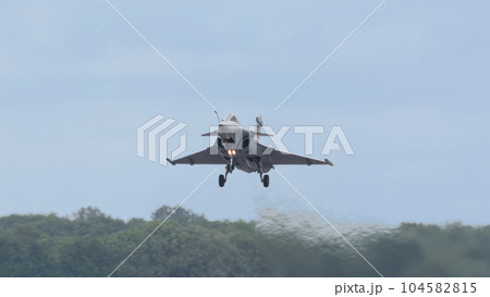 フランス空軍ラファール戦闘機離陸 フランス空軍ラファール戦闘機離陸 104582815